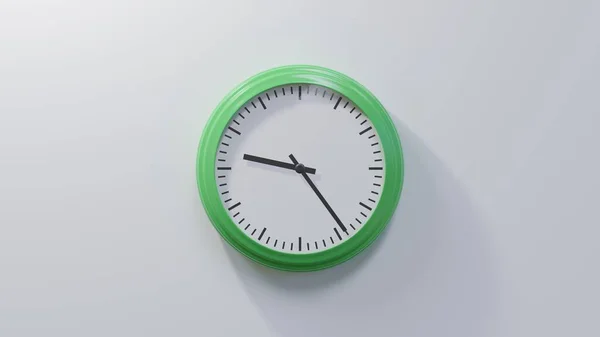 Błyszczący Zielony Zegar Białej Ścianie Dziewiątej Cały Czas Lub — Zdjęcie stockowe