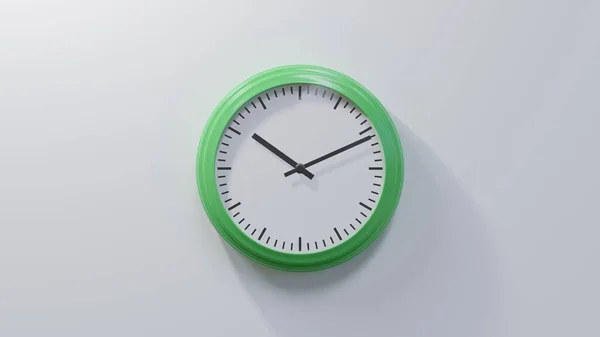 Reloj Verde Brillante Una Pared Blanca Las Once Diez Hora — Foto de Stock