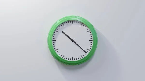 Orologio Verde Lucido Muro Bianco Alle Dieci Ventidue Sono — Foto Stock