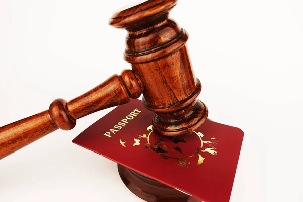 Immigration Law Concept Judge Gavel Passport Office Table — Stock Photo, Image