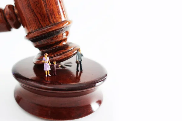 Divorce Child Custody Concept Family Figurine Wooden Judge Gavel — Stock Photo, Image