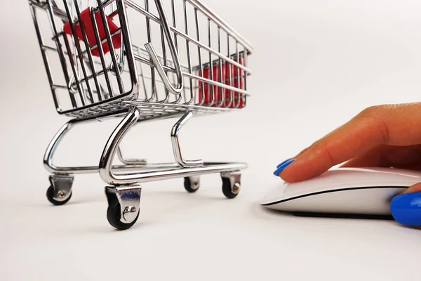 Concetto Shopping Online Con Mini Shopping Car Davanti Mouse Del — Foto Stock