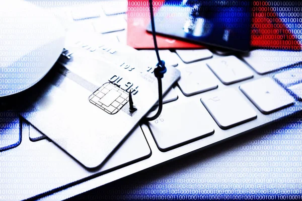 Mengubah Konsep Serangan Dengan Kartu Kredit Dan Keyboard Komputer Mencuri — Stok Foto