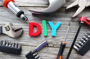 İnşaat araçları ve Diy harfler kendiniz kavram yapmak öneren