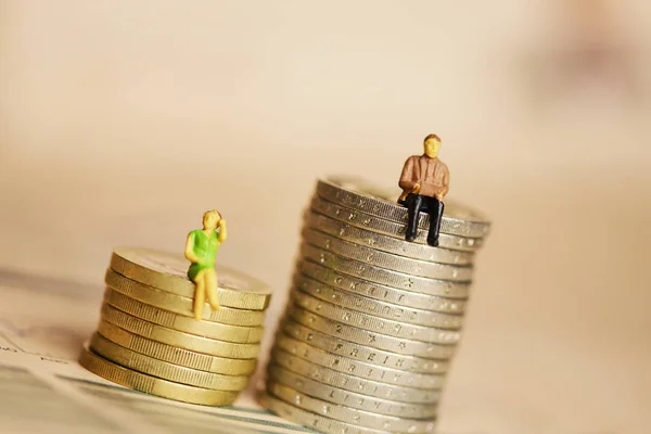 Diferencias Entre Las Mujeres Los Hombres Concepto Ingresos Salarios Con — Foto de Stock