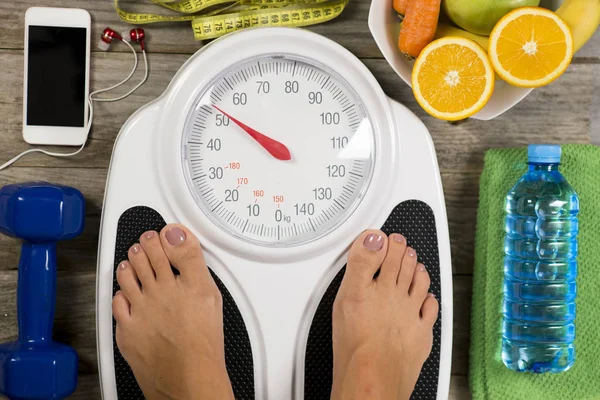 Concetto Stile Vita Sano Con Piedi Delle Donne Con Peso — Foto Stock