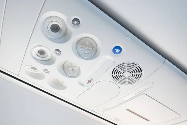 Kabine Flugzeug Klimaanlage Beleuchtung Und Anzeigetafel Über Dem Sitz — Stockfoto