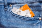 Krádež detailů o kreditní kartě s háčkem z kapsy v džínách, podvody s koncepcí kreditních karet
