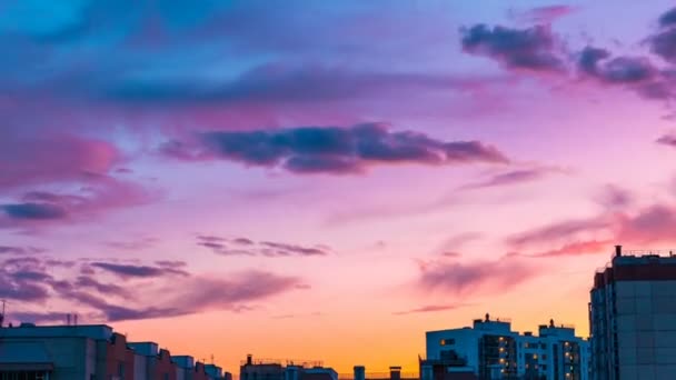 Epische Himmel Zeitraffer Wolken Bei Sonnenuntergang Der Stadt — Stockvideo