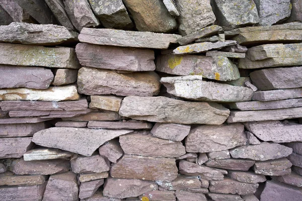 Kırsal kesimde taş duvar