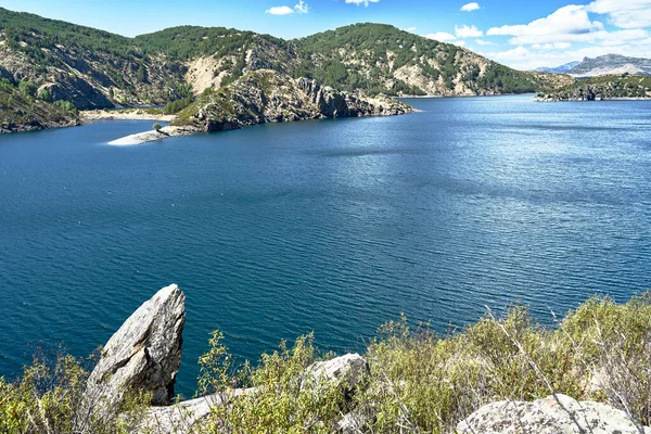 Λίμνη Βουνό Καλοκαίρι Εικόνα Αρχείου