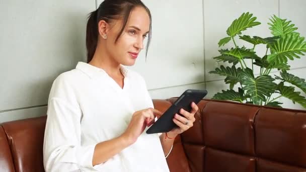 Beautiful Woman Using Digital Computer Tablet Home Relaxed Mixed Race — Stock Video