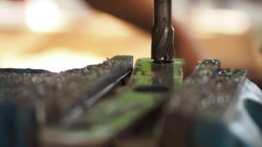 Atölyeye sondaj makinesi kurulumu