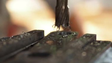 Atölyeye sondaj makinesi kurulumu