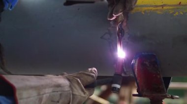 Kaynak işi, Man kurulum ve üretim borusu ve Atölye Metal İnşaat Endüstrisinde Kaynakçılık