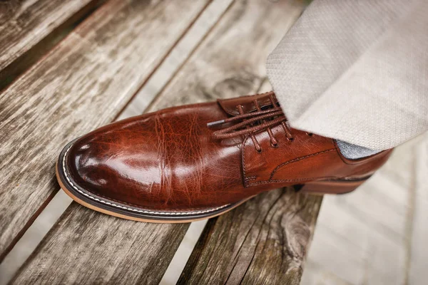 Чоловіче Коричневе Взуття Натуральної Глянсової Шкіри — стокове фото