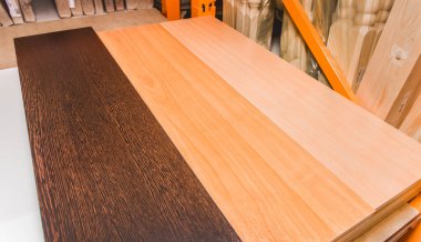 Parçacık tahtası, basılmış tahta arka plan, bir hırdavatçıda inşaat malzemeleri.