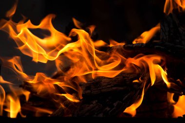 Tasarım için siyah arkaplanda, soyut ateş