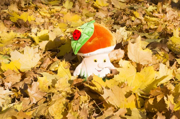 Plyšová Hračka Podobě Hub Podzim Listy — Stock fotografie