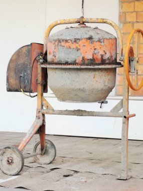 küçük boyutlu elektrikli çimento karıştırıcı fotoğraf