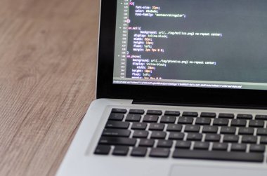 Ofis işleri dizüstü bilgisayar ile