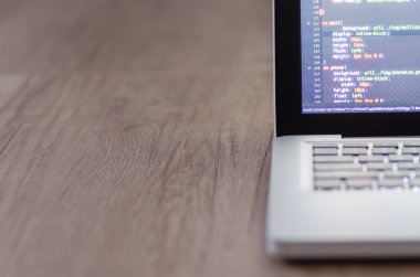 Ofis işleri dizüstü bilgisayar ile