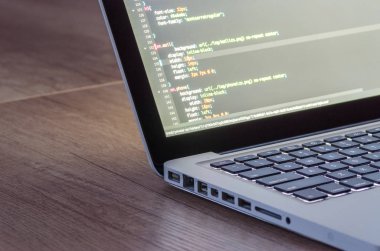 Ofis işleri dizüstü bilgisayar ile