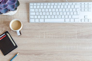 Genellikle gün ofiste çalışmak