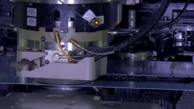 Kesme delik delikli sac sanayi Cnc makine, damgalama.