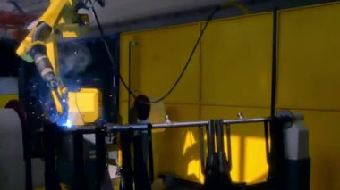 Lazer metal demir sanayi Cnc makine zaman atlamalı üzerinde argon kaynağı.