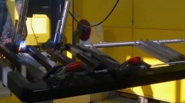 Lazer metal demir sanayi Cnc makine zaman atlamalı üzerinde argon kaynağı.