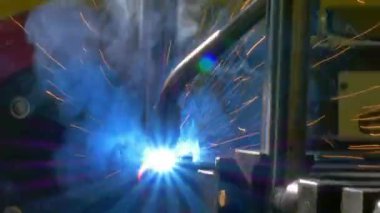 Lazer metal demir sanayi Cnc makine zaman atlamalı üzerinde argon kaynağı.