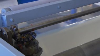 Zarf için metal kaplama sanayi makinesi fabrikasında rulo.