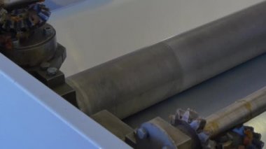 Zarf için metal kaplama sanayi makinesi fabrikasında rulo.
