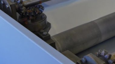 Zarf için metal kaplama sanayi makinesi fabrikasında rulo.
