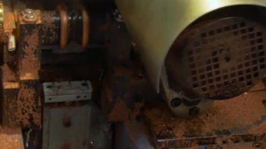 Metal bakır borular tüpler endüstriyel makinede kesme ve bükme.