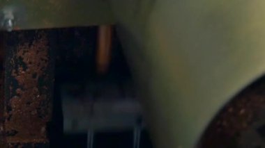 Metal bakır borular tüpler endüstriyel makinede kesme ve bükme.