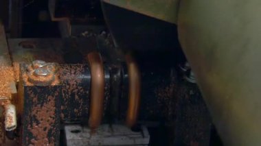 Metal bakır borular tüpler endüstriyel makinede kesme ve bükme.