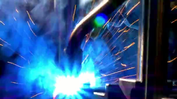 Saldatura laser ad argon di ferro metallico su macchina CNC industriale time lapse . — Video Stock