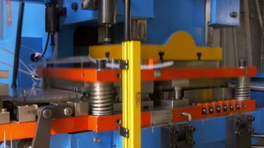 Kesme delik delikli sac sanayi Cnc makine, damgalama.