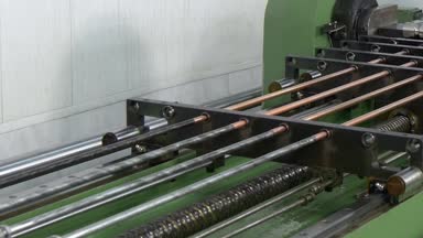 Bakır borular tüpler endüstriyel Cnc makine üzerinde bükme ve metal kesme.