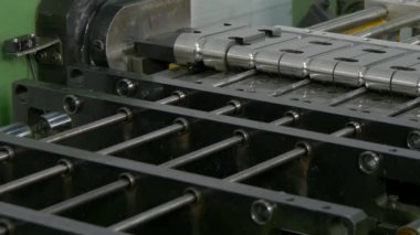 Bakır borular tüpler endüstriyel Cnc makine üzerinde bükme ve metal kesme.