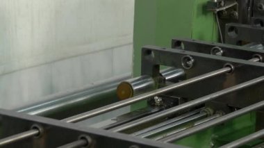 Bakır borular tüpler endüstriyel Cnc makine üzerinde bükme ve metal kesme.