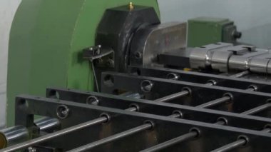 Bakır borular tüpler endüstriyel Cnc makine üzerinde bükme ve metal kesme.