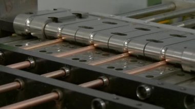 Bakır borular tüpler endüstriyel Cnc makine üzerinde bükme ve metal kesme.