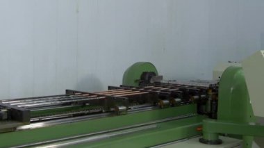 Bakır borular tüpler endüstriyel Cnc makine üzerinde bükme ve metal kesme.