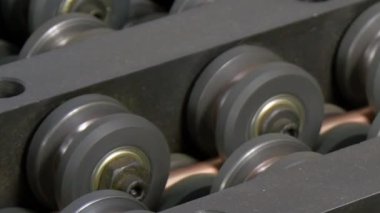 Endüstriyel Cnc makine üzerinde metal bakır boru bükme. fabrikada.