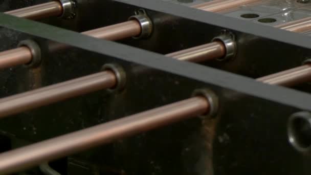 Buigen en snijden van metalen buizen van de koperen buizen op industriële Cnc machine. — Stockvideo