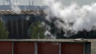 Bacalardan fabrika tüpler baca duman.