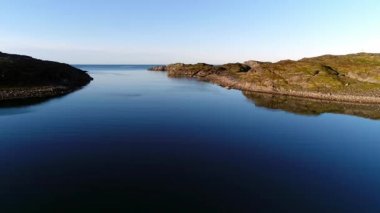 Başladığın Dalniye Zelentsy Barents Denizi'nde manzara yukarıdan görüntülemek.